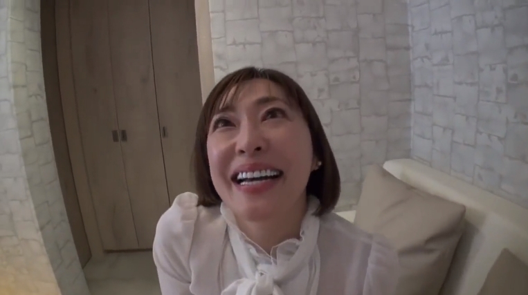 ＡＶ出演・五十路の人妻