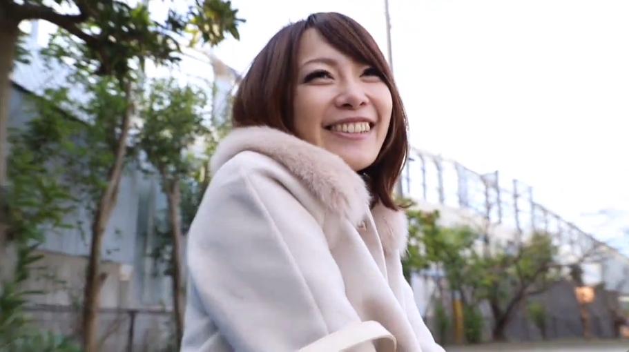 ＡＶ出演・三十路美人妻
