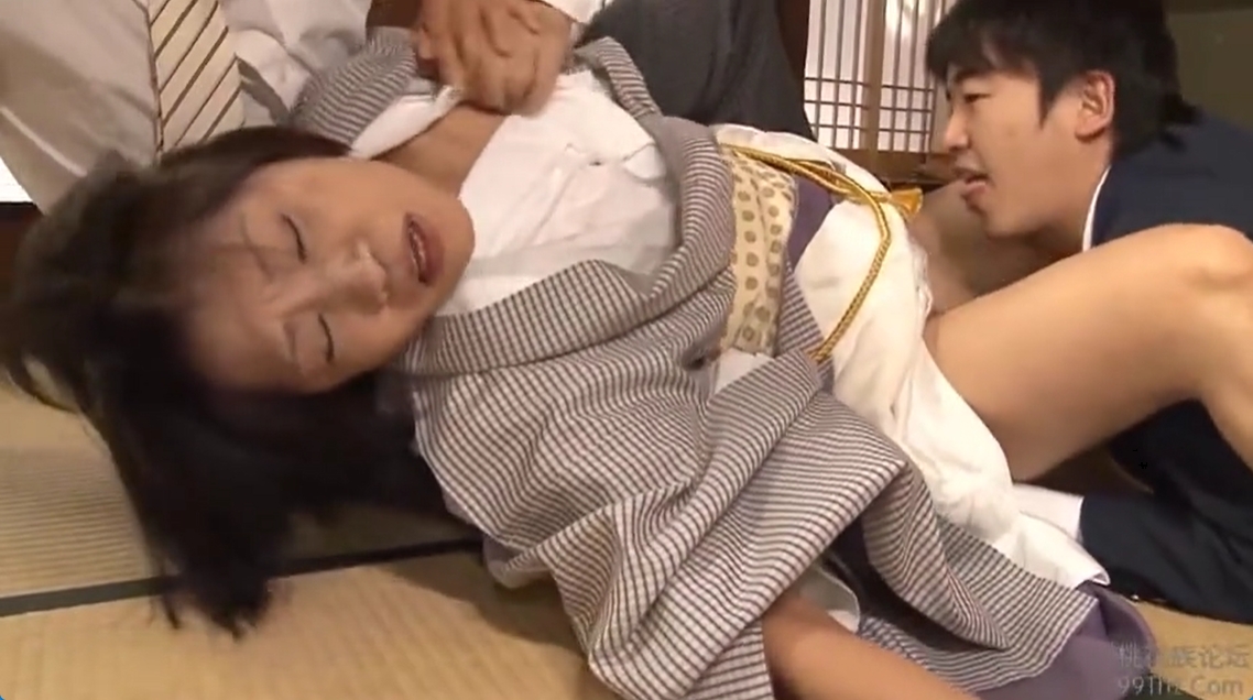 レイプ・和服熟女